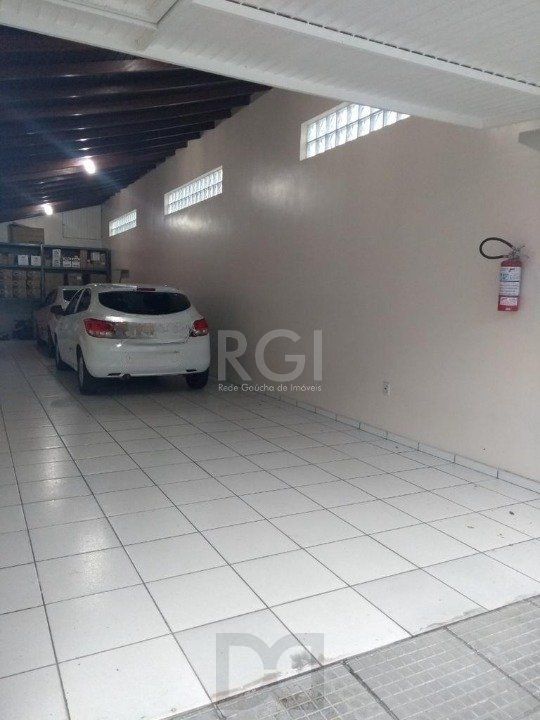 Casa para Venda - 249.86m², 3 dormitórios, sendo 1 suites, 4 vagas - Medianeira — foto 34