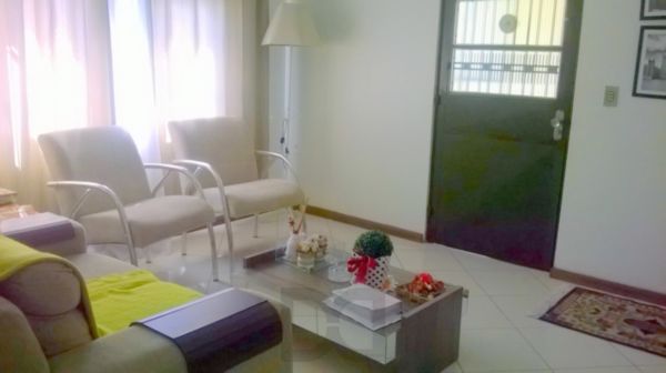 Sobrado para Venda - 240m², 3 dormitórios, sendo 1 suites, 1 vaga - Partenon — foto 8