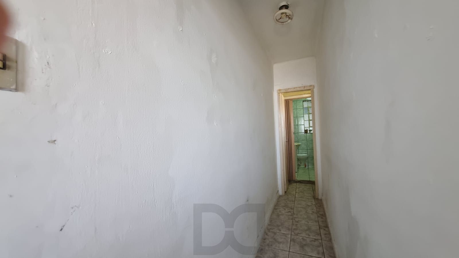 Casa Residencial de 2 pisos com 3 dormitórios , 2 banheiros + 1anexo com 2 aptos JKs , construído nos fundos do terreno no bairro Cidade Baixa/Azenha em Porto Alegre/RS. — foto 15