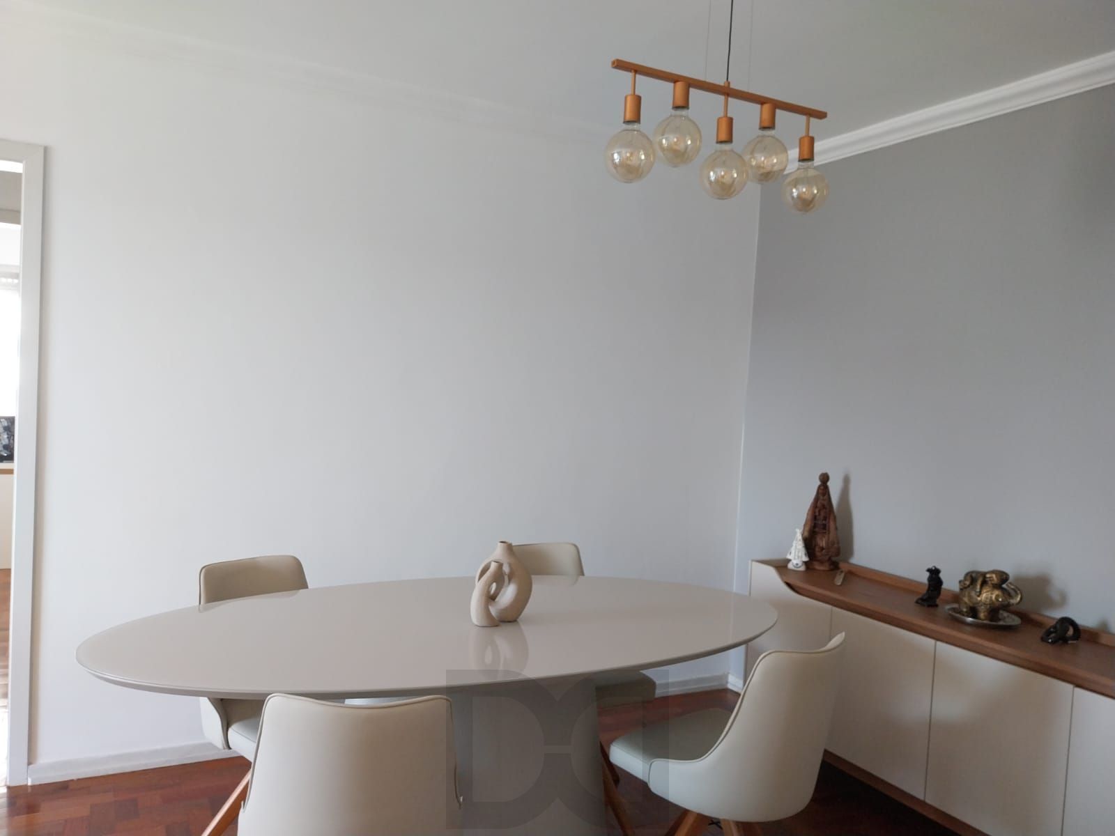 Apartamento de 2 dormitórios com vaga de garagem e sacada no Bairro Santana — foto 4
