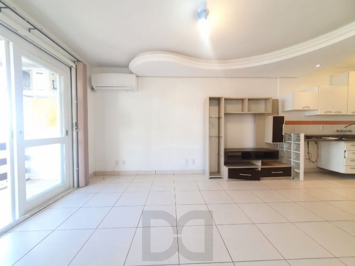 Apartamento de 2 dormitórios no bairro Azenha para comprar — foto 3
