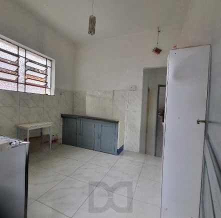 Casa de 4 dormitórios, 2 banheiros para venda pronta para morar no bairro Partenon em Porto Alegre/RS. — foto 20