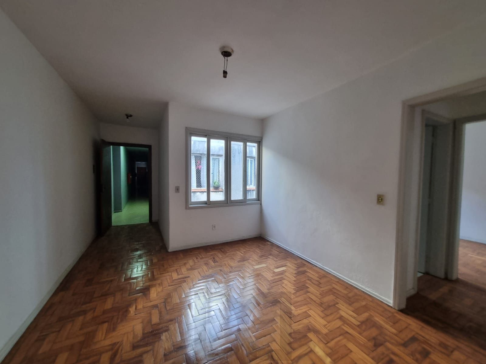Apartamento de 1 dormitório a venda no Bairro Cidade Baixa — foto 2