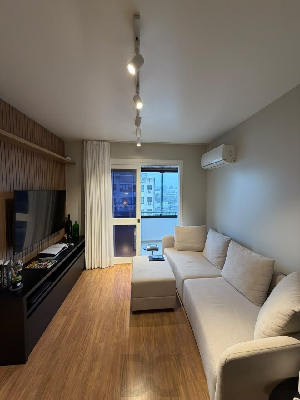 Apartamento de 2 dormitórios semi mobiliado com vaga no Bairro Santana — foto 9