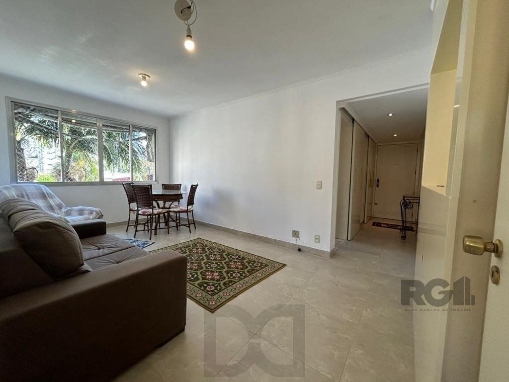Apartamento de 72m² com 2 dormitórios, no bairro no bairro Mont Serrat. — foto 1