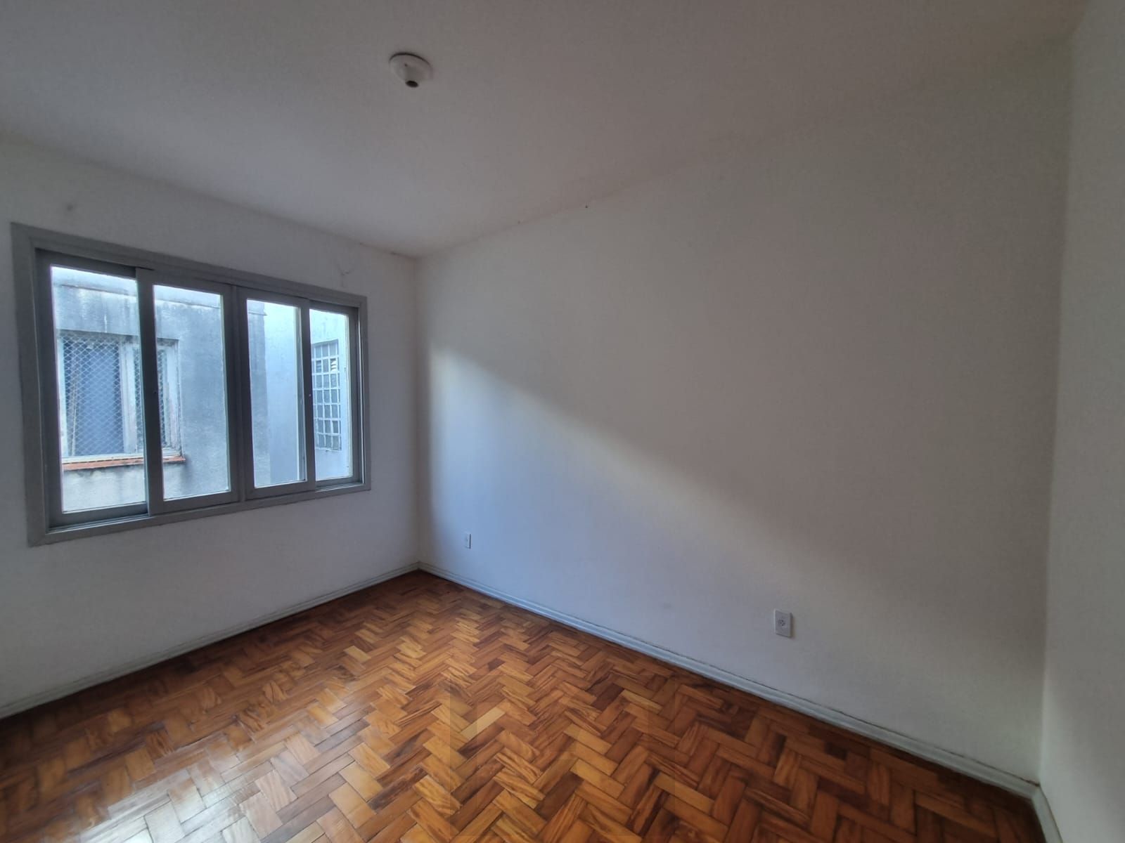 Apartamento de 1 dormitório a venda no Bairro Cidade Baixa — foto 8