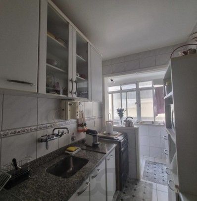 Apartamento de 2 dormitórios, semi mobiliado, ensolarado para venda no bairro Cidade Baixa em Porto Alegre/RS. — foto 13