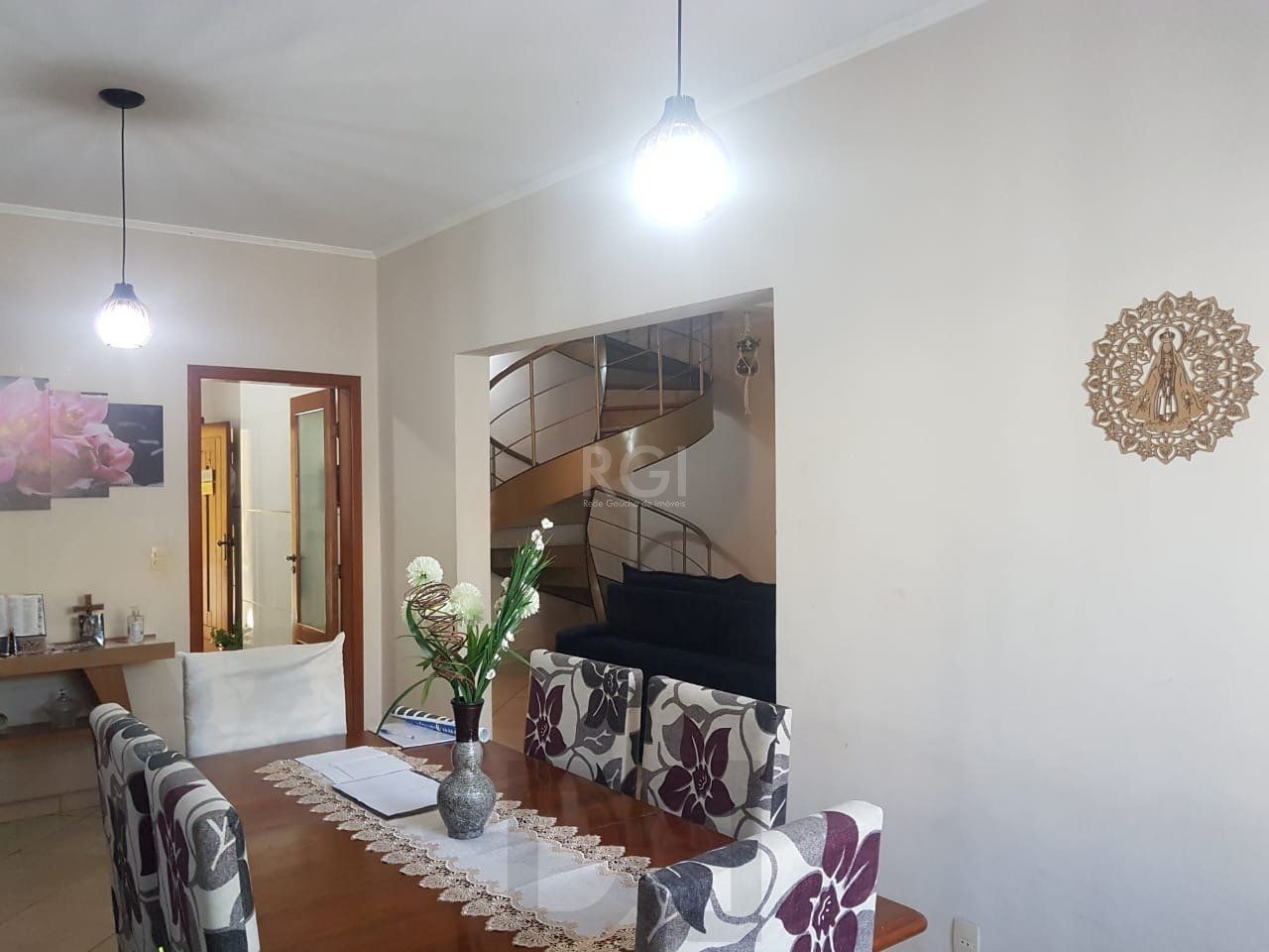 Casa para Venda - 300m², 4 dormitórios, sendo 1 suites, 2 vagas - Glória — foto 4