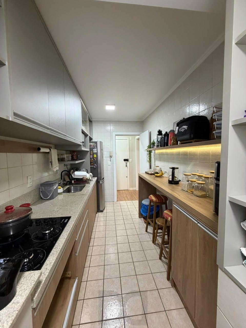 Apartamento de 2 dormitórios semi mobiliado com vaga no Bairro Santana — foto 15