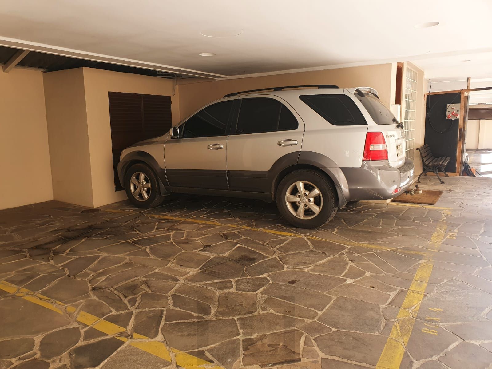 Apartamento de 2 dormitórios no bairro Azenha para comprar — foto 13