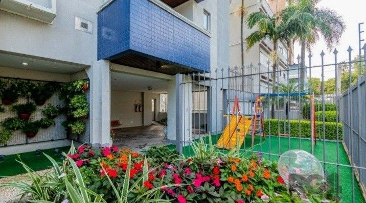 Apartamento de 2 dormitórios com vaga de garagem e sacada no Bairro Santana — foto 32