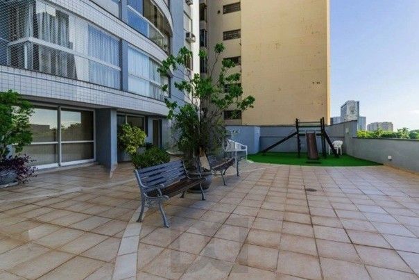 Apartamento de frente com vista panorâmica, sacada,3 dormitórios,1suíte para venda no bairro Centro Histórico em Porto Alegre/RS. — foto 34