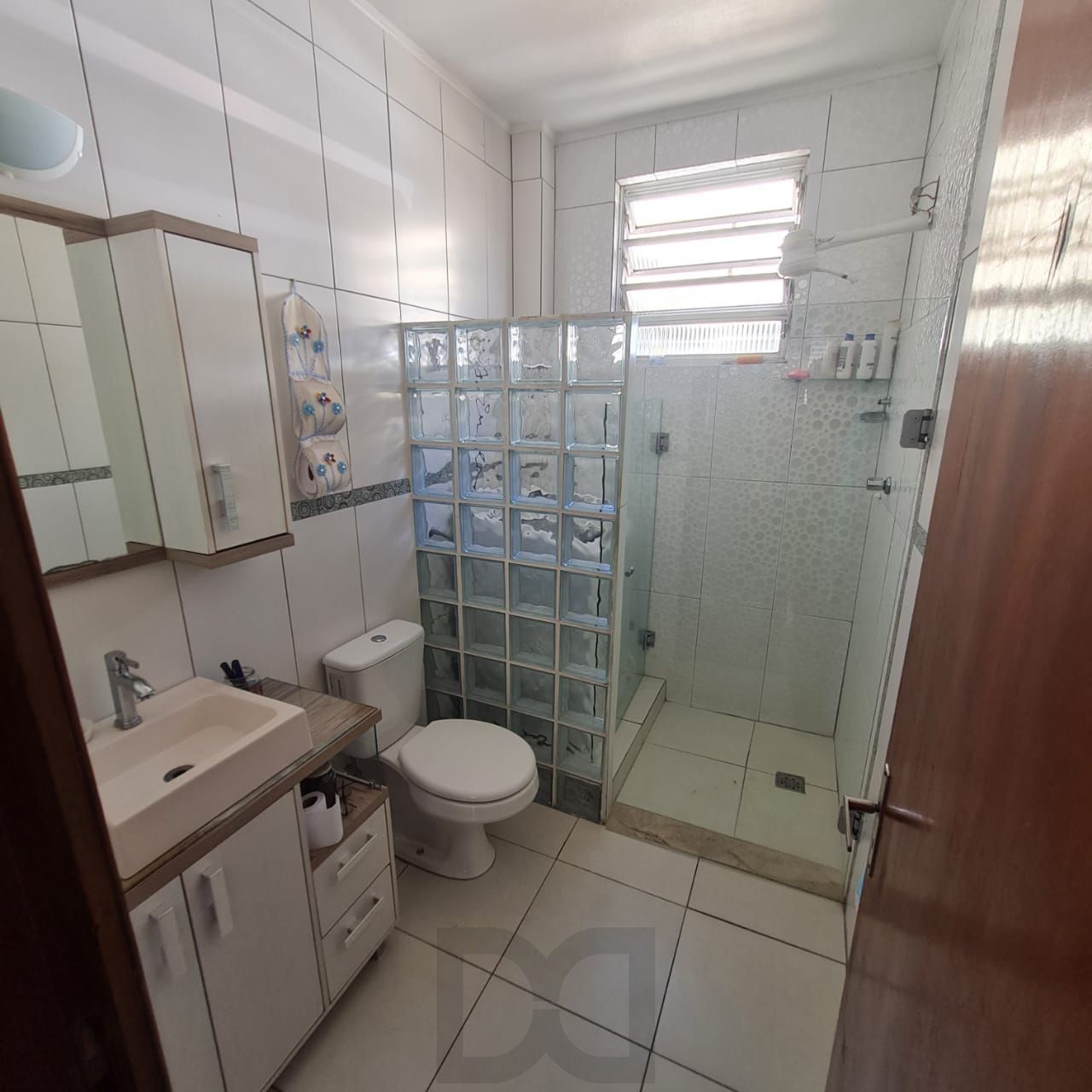 APTO 02 DORMITÓRIOS COM BOX ESCRITURADO — foto 12