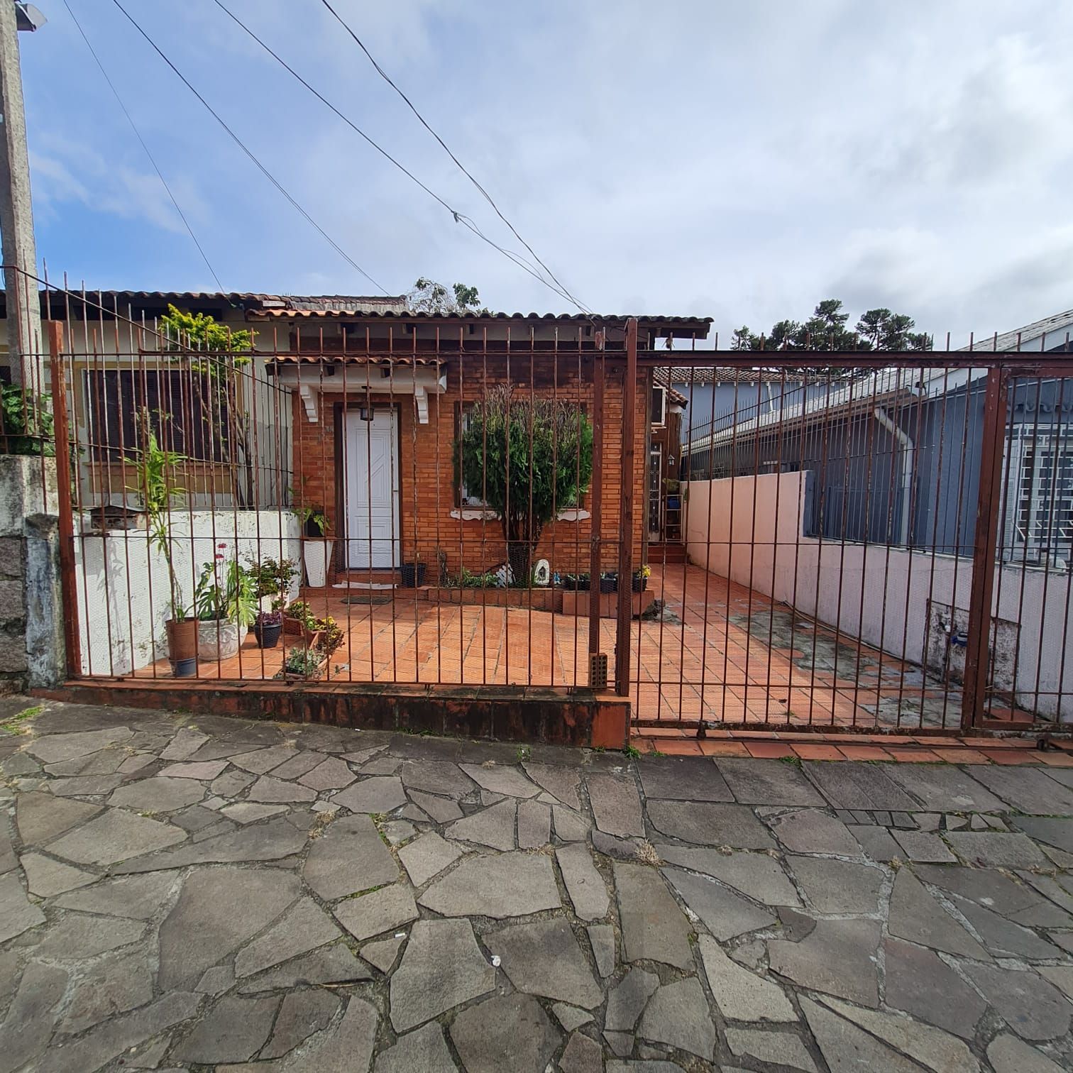 CASA ALVENARIA PRÓXIMO PARTENON TÊNIS CLUBE — foto 1