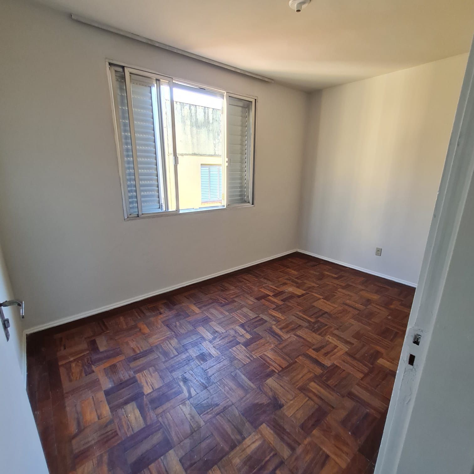 QUARTO SOLTEIRO