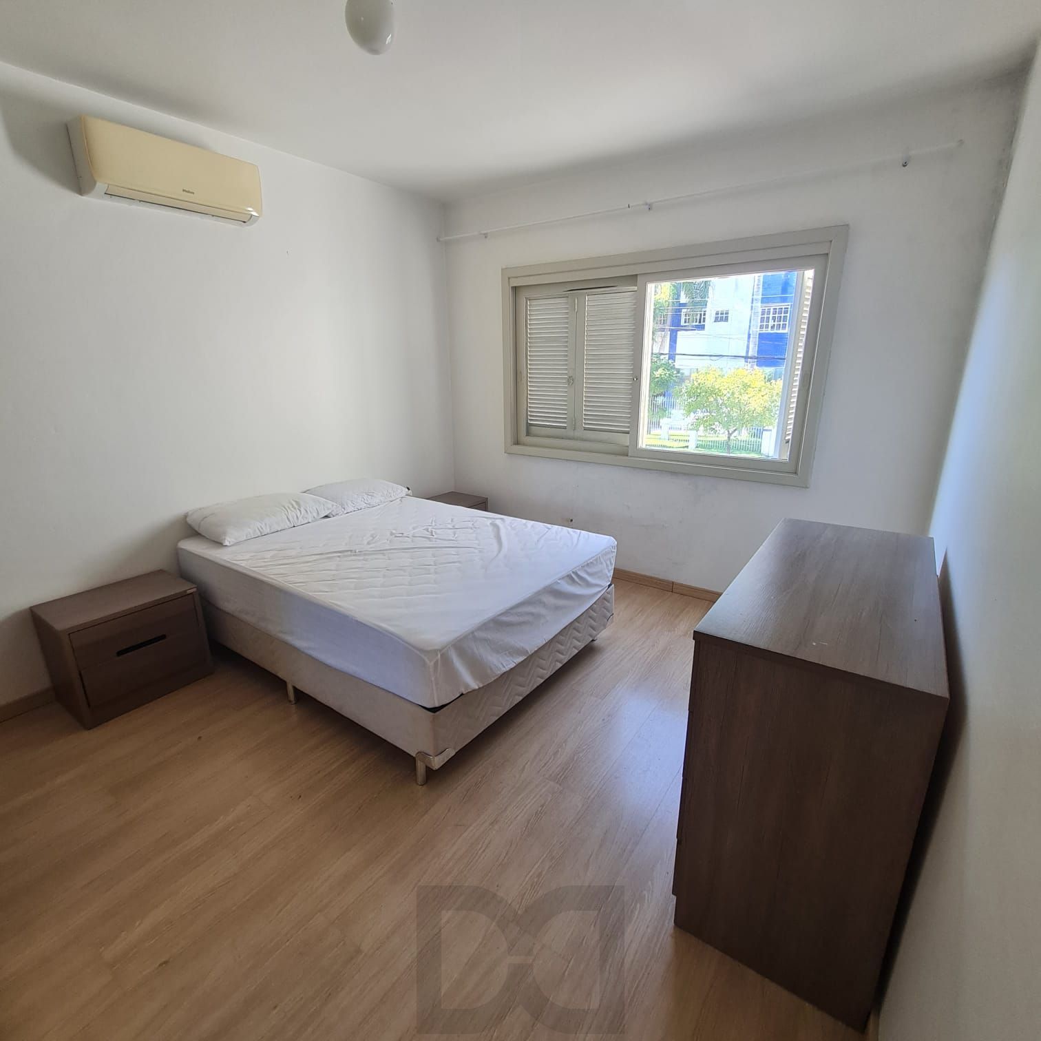 QUARTO CASAL