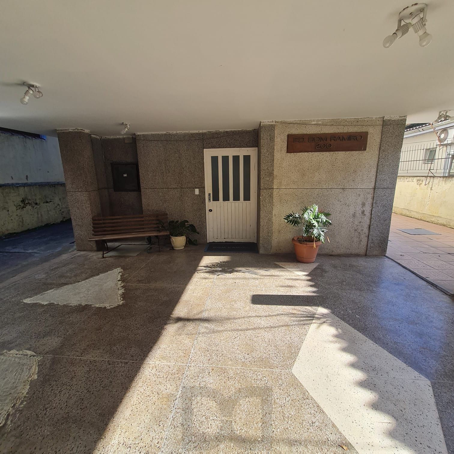 PORTA ACESSO AO EDIFICIO