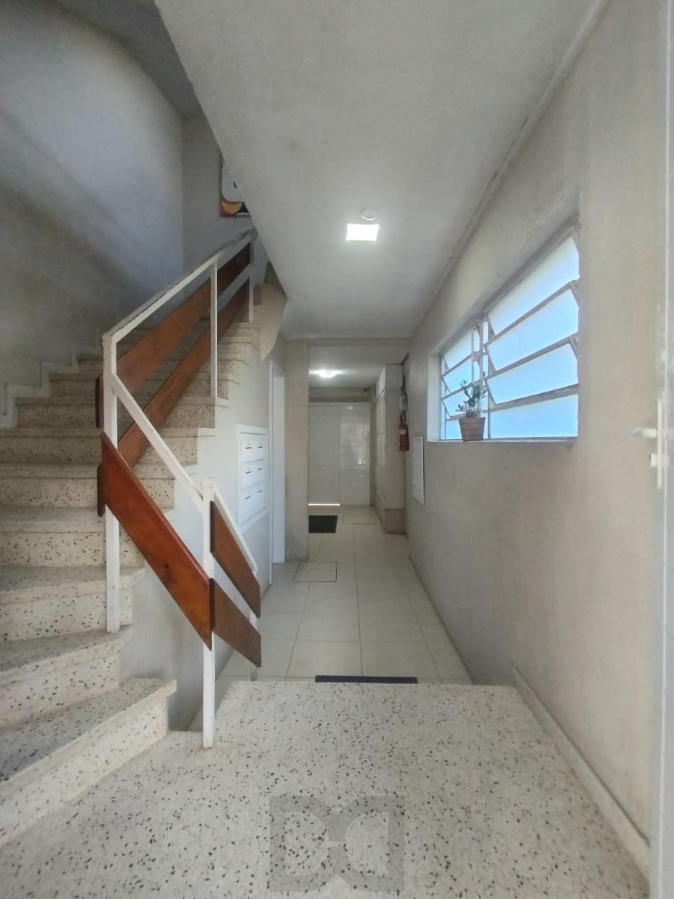 APTO DESOCUPADO COM VAGA GARAGEM — foto 5
