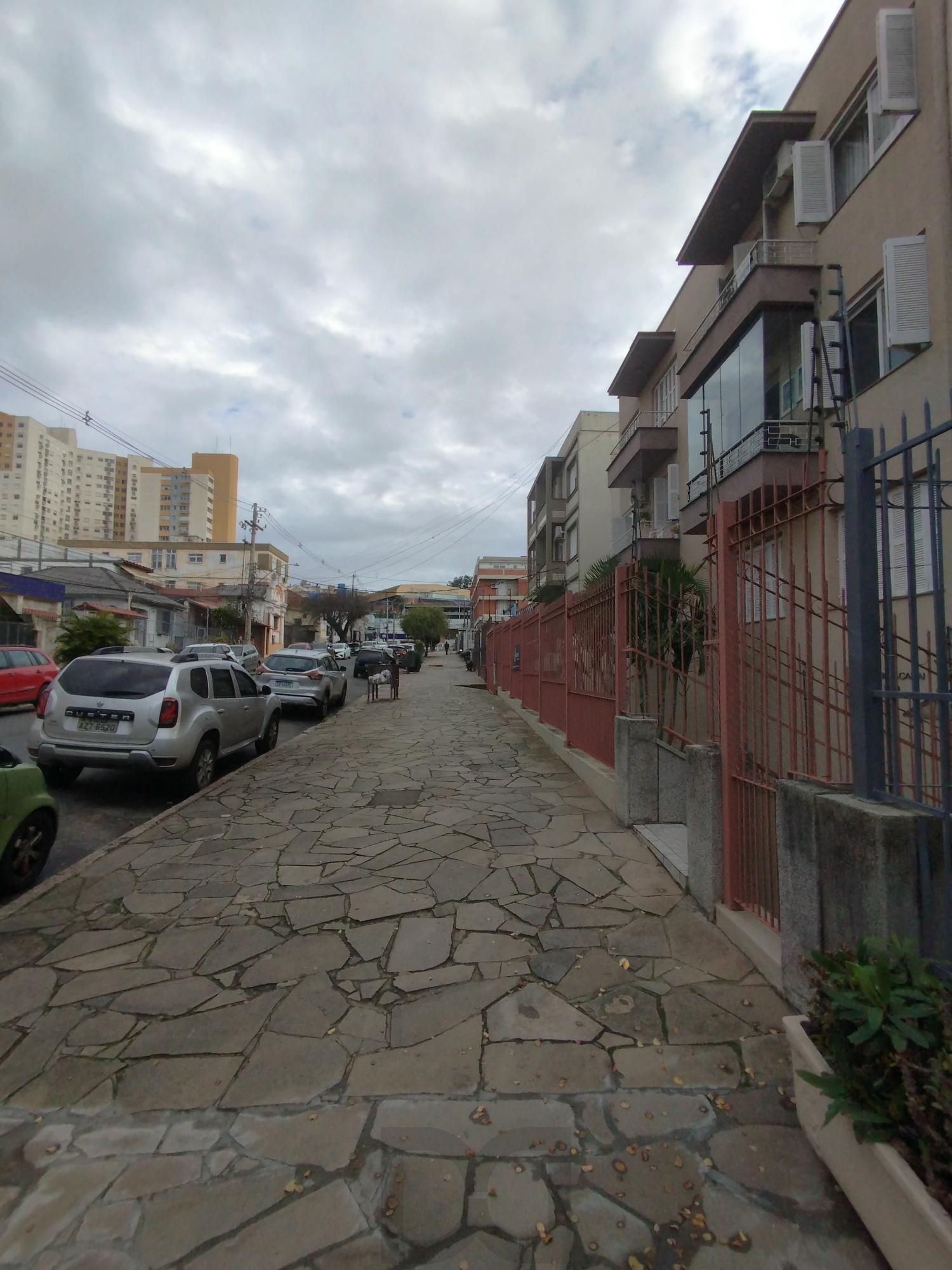 APTO 02 DORMITÓRIOS COM SACADA — foto 2