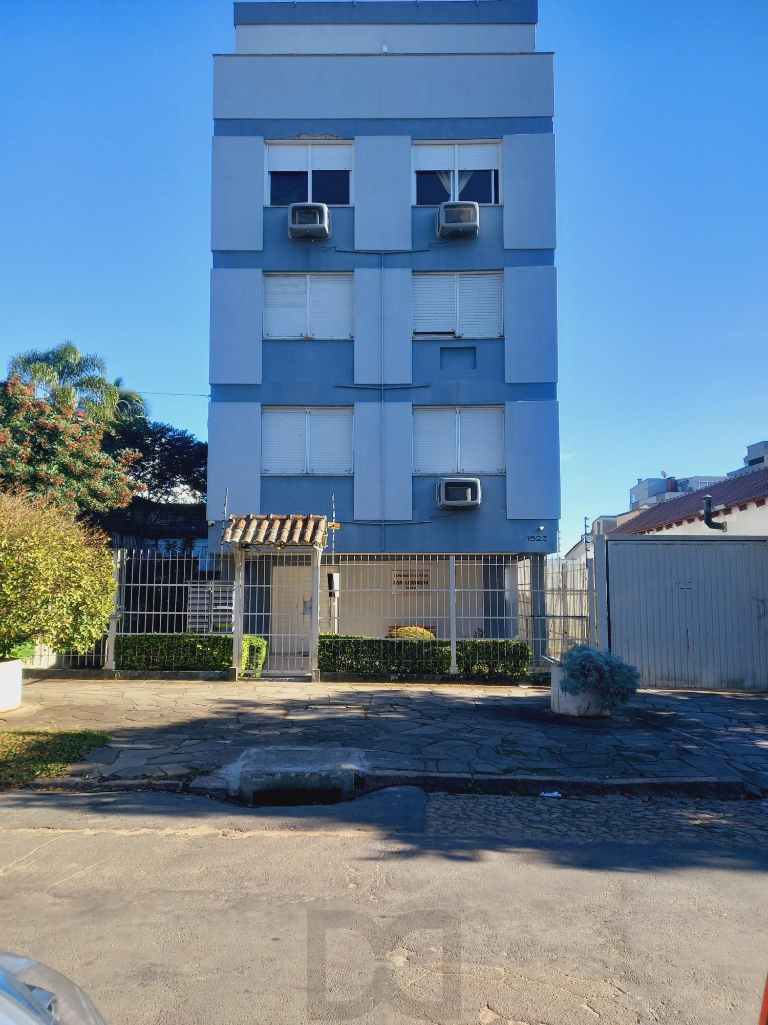 APTO DESOCUPADO COM VAGA GARAGEM — foto 1