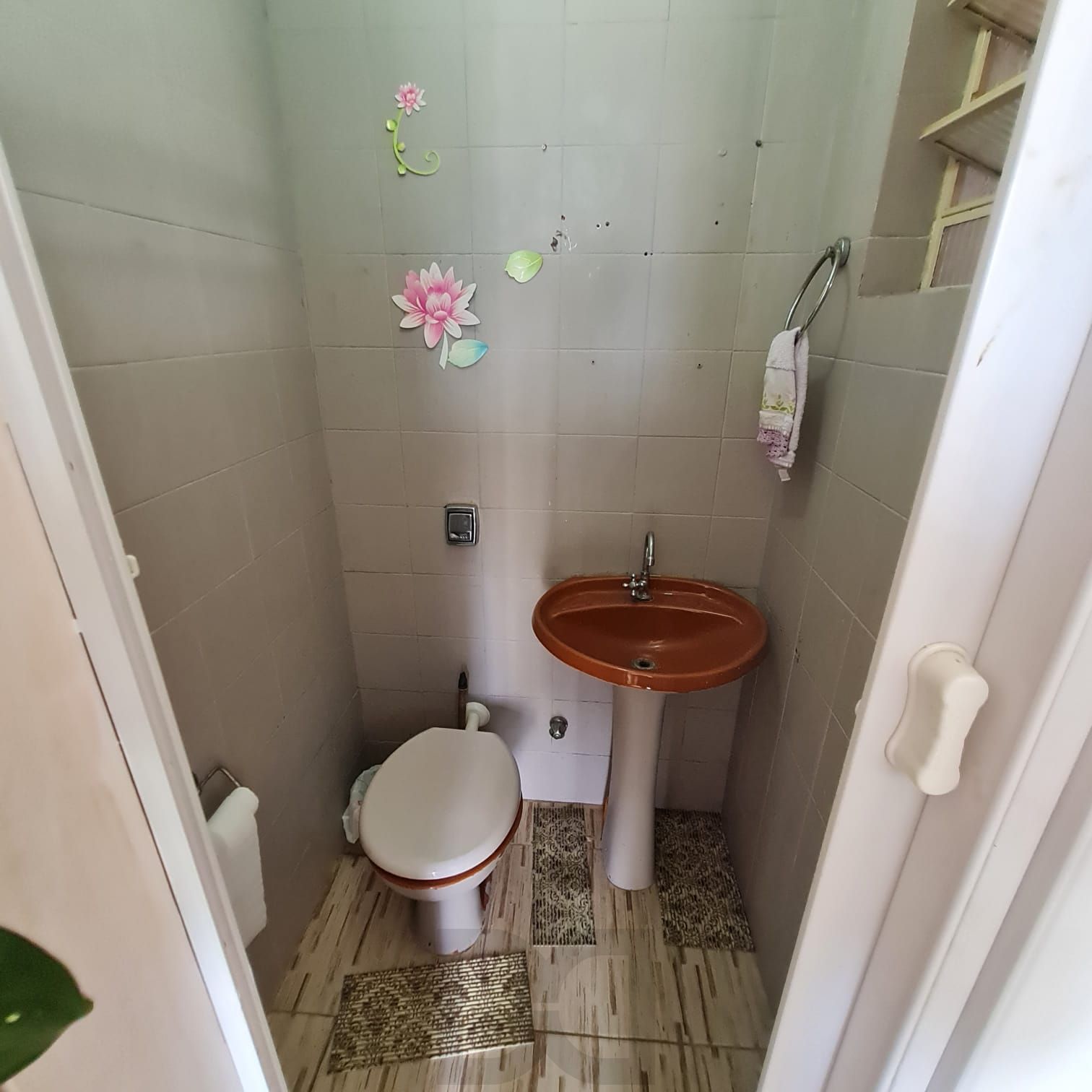 WC AUX