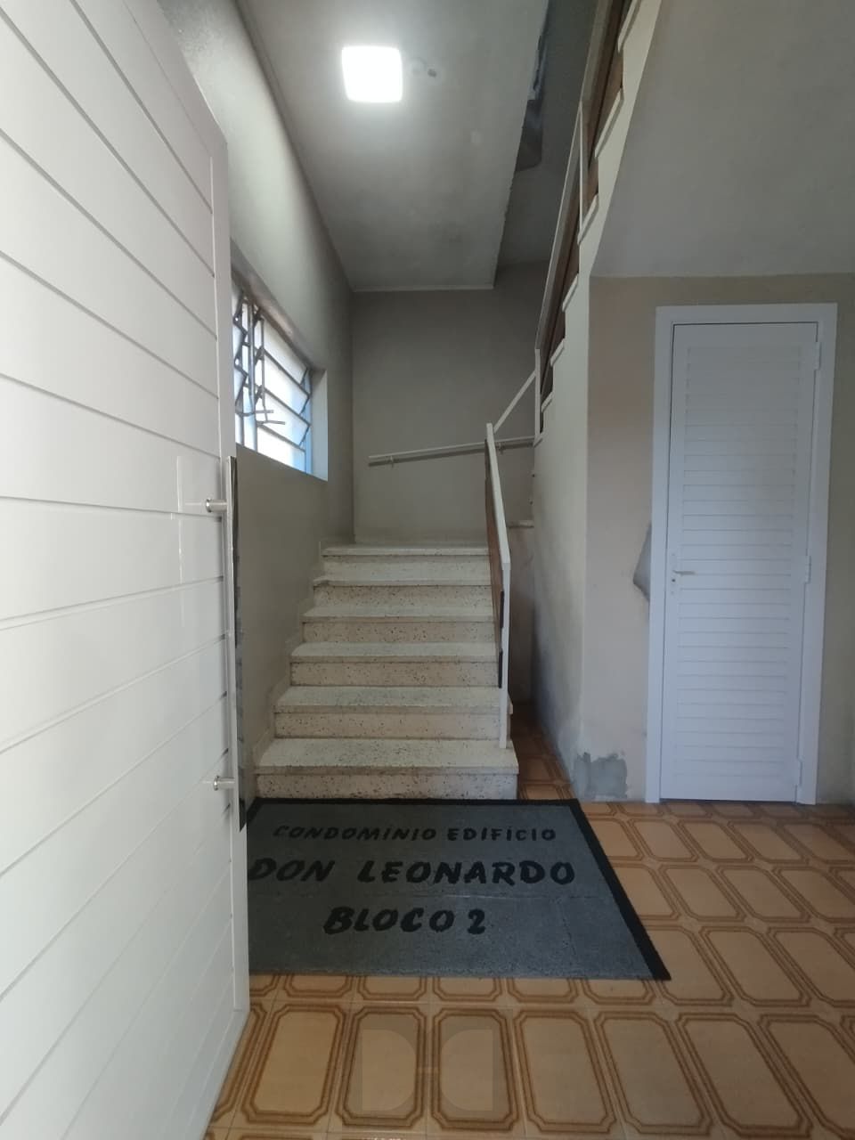 APTO DESOCUPADO COM VAGA GARAGEM — foto 6