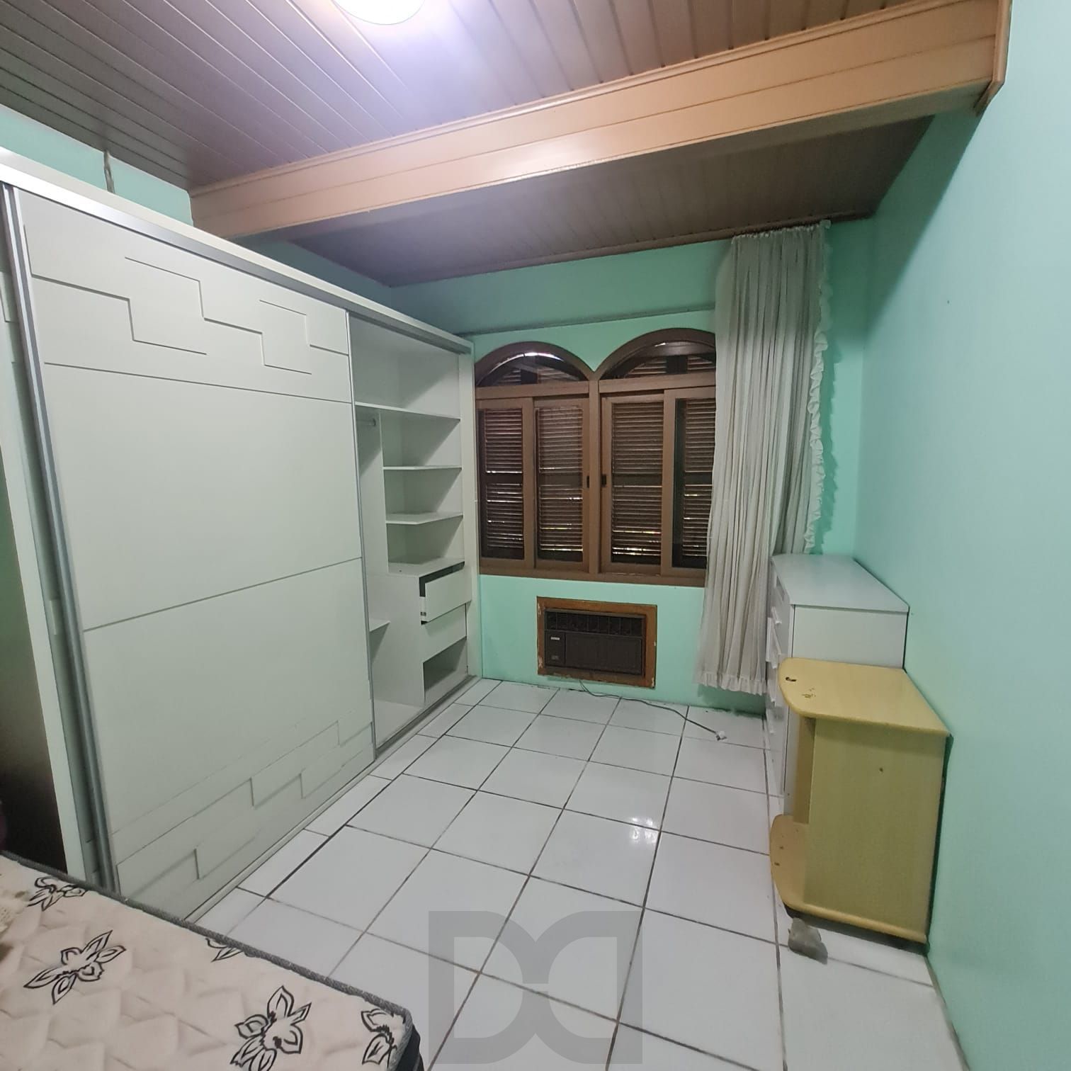 QUARTO CASAL
