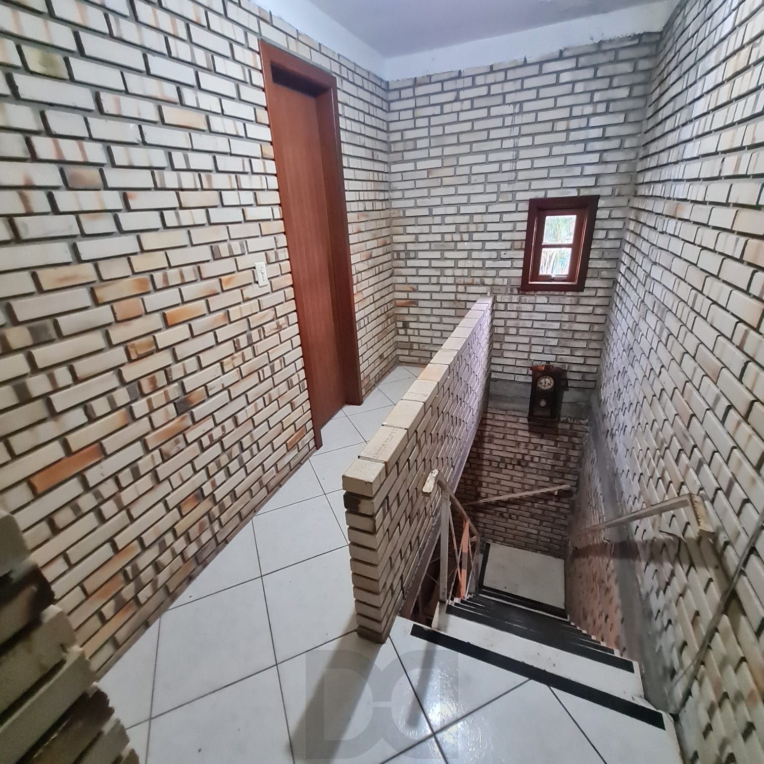 ESCADA ACESSO ANDAR SUPERIOR