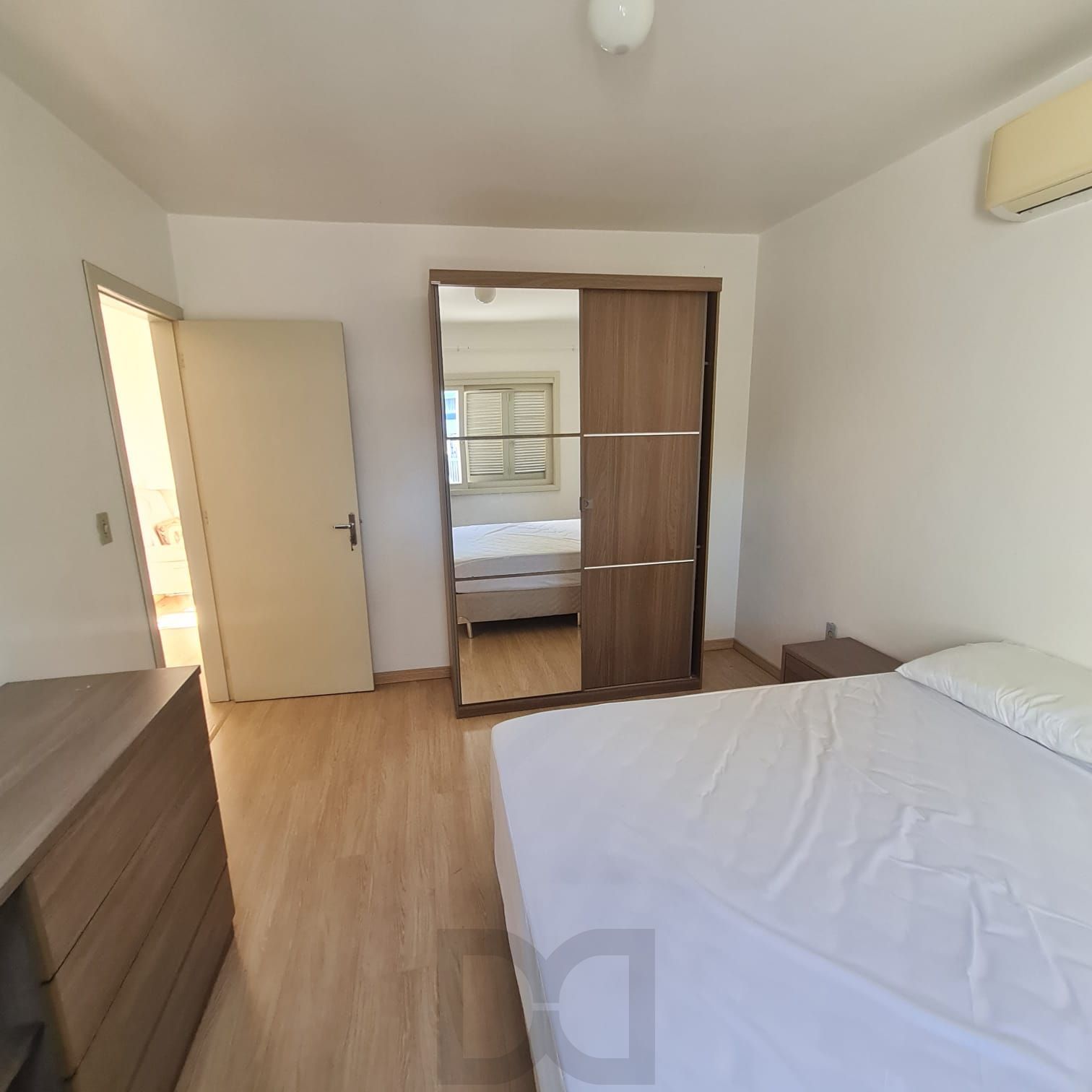 QUARTO CASAL