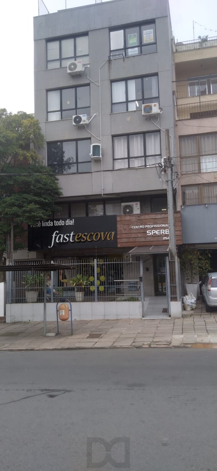 Sala Comercial com 59 m2 com terraço fechado — foto 6