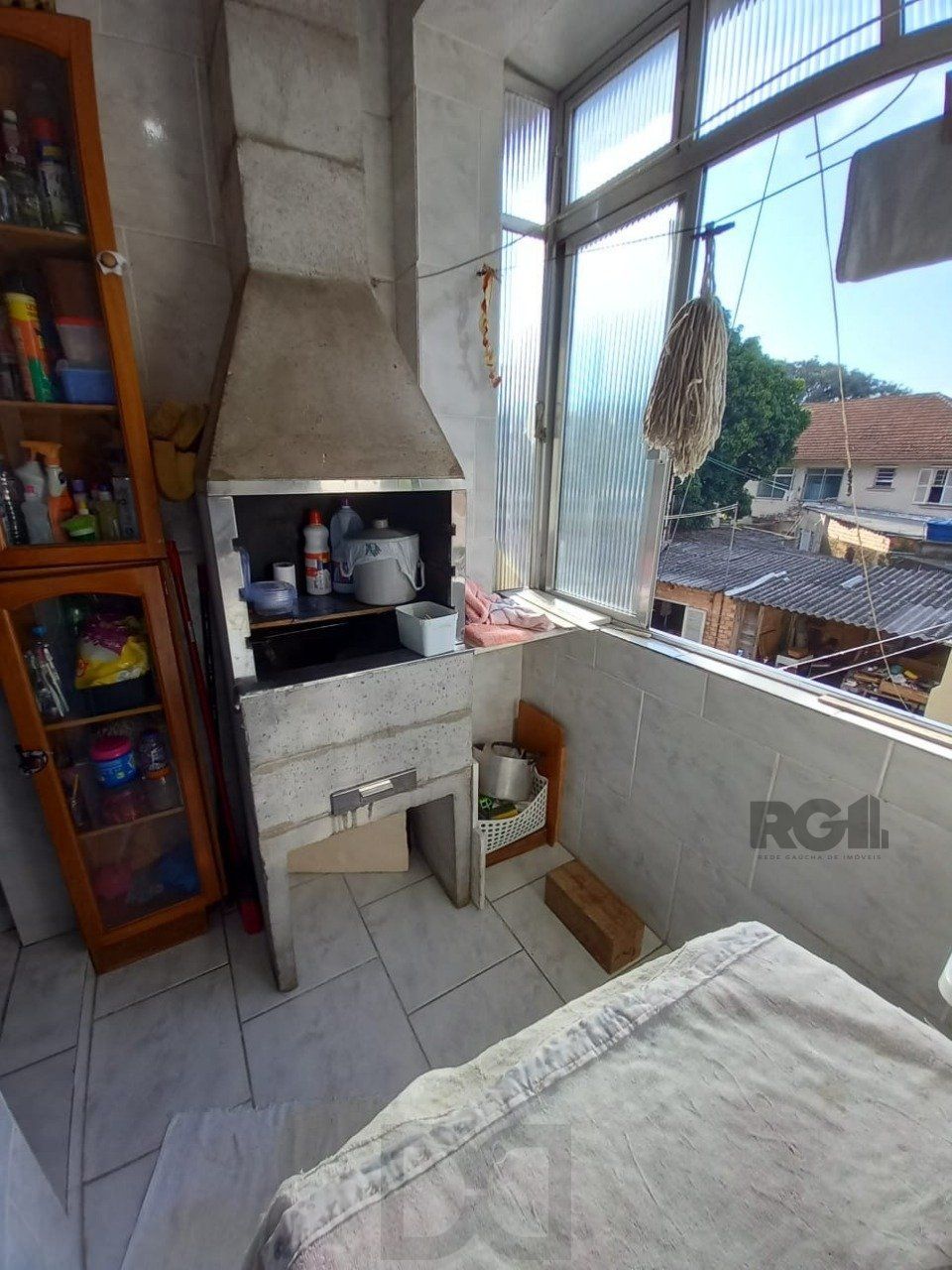 Apartamento 3 dormitórios com casa nos fundos — foto 7