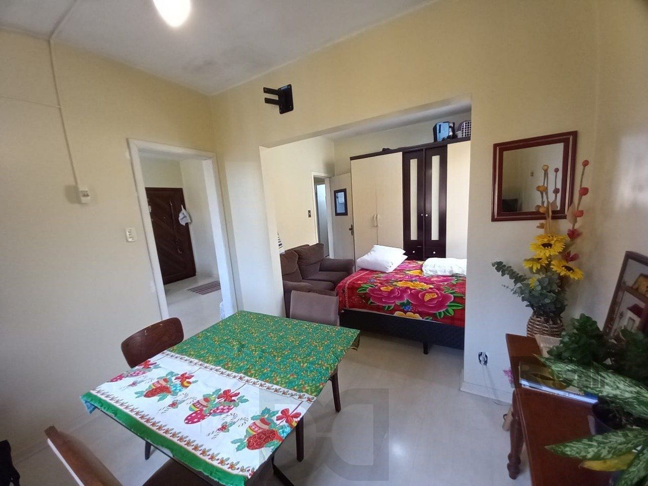 Apartamento 3 dormitórios com casa nos fundos — foto 15