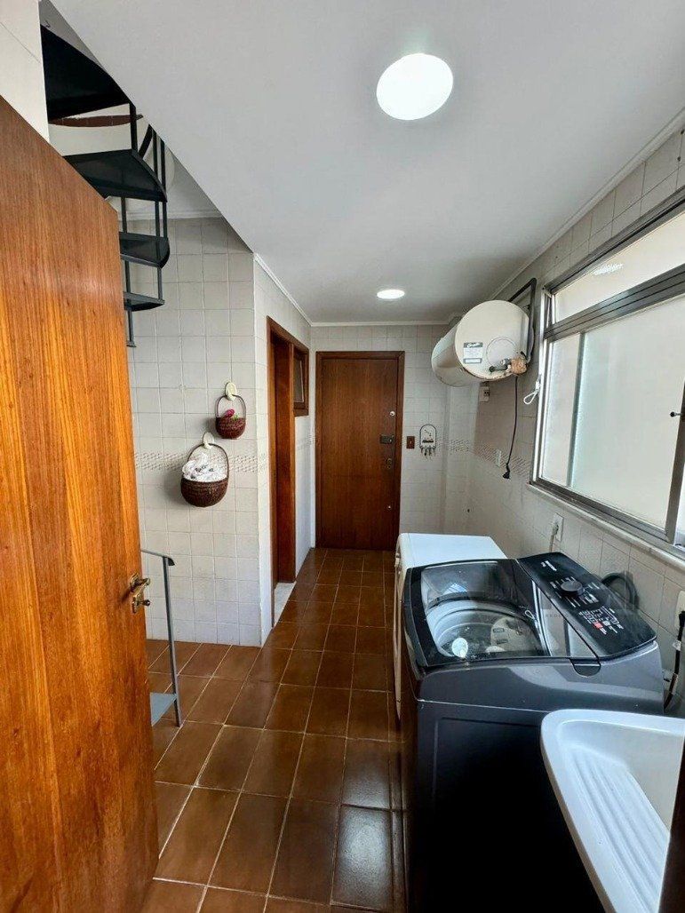 Cobertura duplex a venda semi mobiliada no bairro Petrópolis. — foto 23