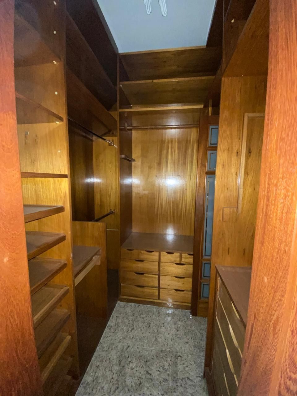 Closet suite