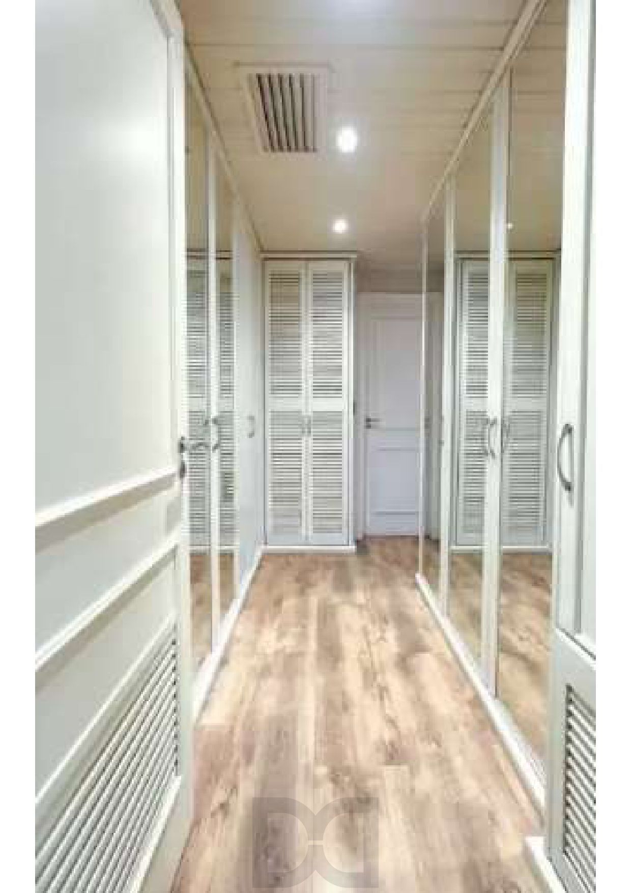 Closet suite 1