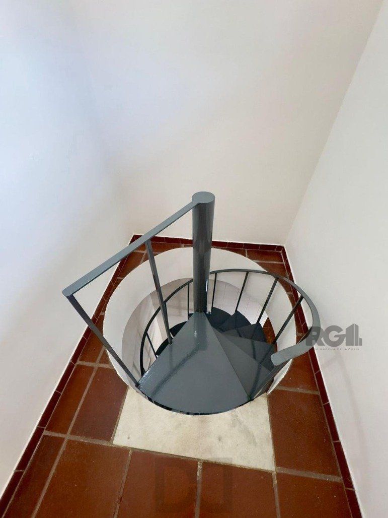 Cobertura duplex a venda semi mobiliada no bairro Petrópolis. — foto 27