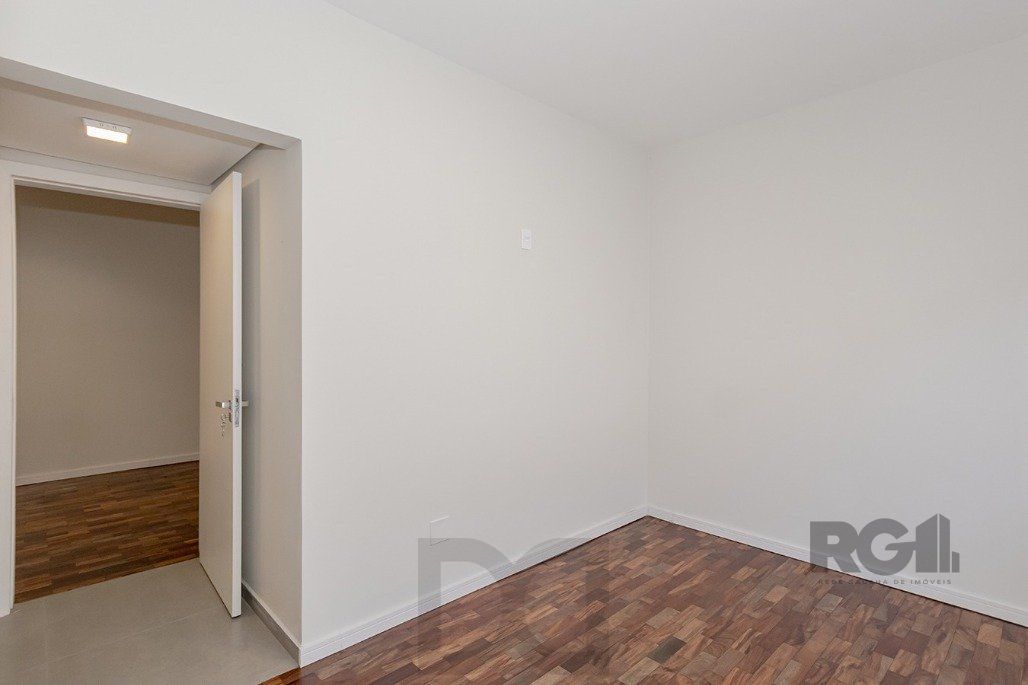 Apartamento totalmente reformado 2 dormitórios com 2 suítes, localizado no bairro Santana. — foto 12