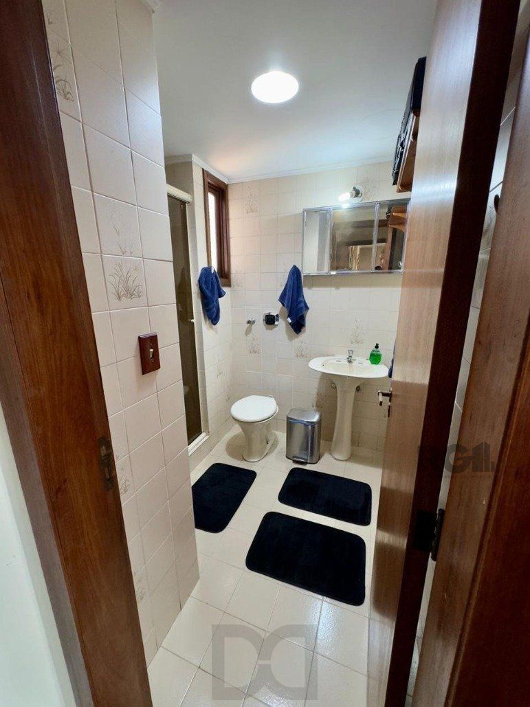 Cobertura duplex a venda semi mobiliada no bairro Petrópolis. — foto 14