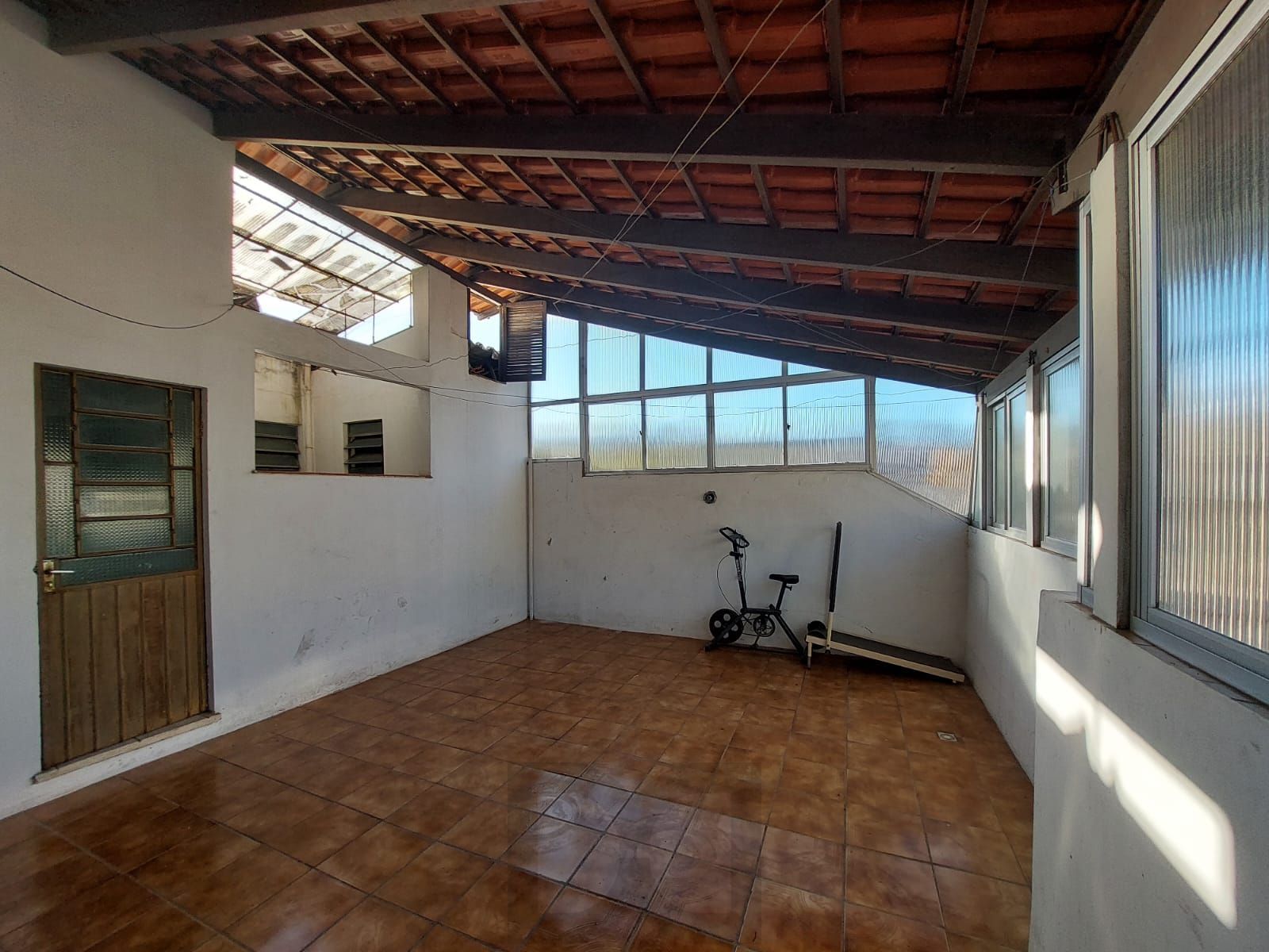 Casa a venda com 5 dormitórios no bairro Rio Branco. — foto 38