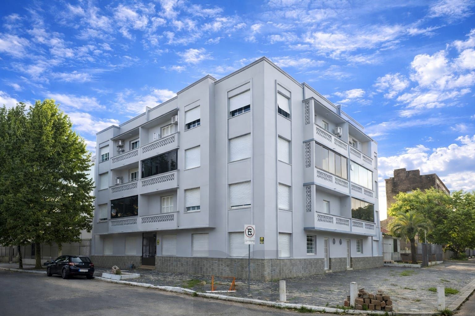 Apartamento a venda 3 Dormitórios , mobiliado no bairro São Geraldo. — foto 2