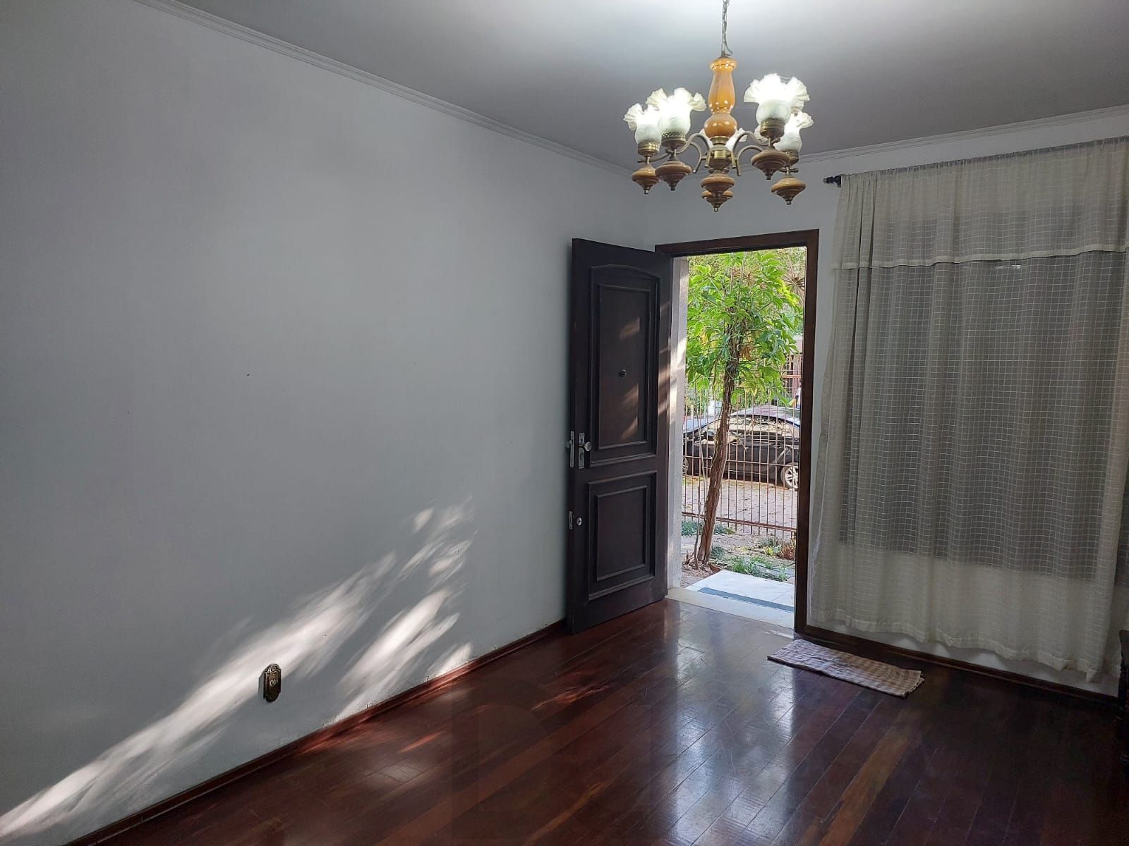 Casa a venda com 5 dormitórios no bairro Rio Branco. — foto 4