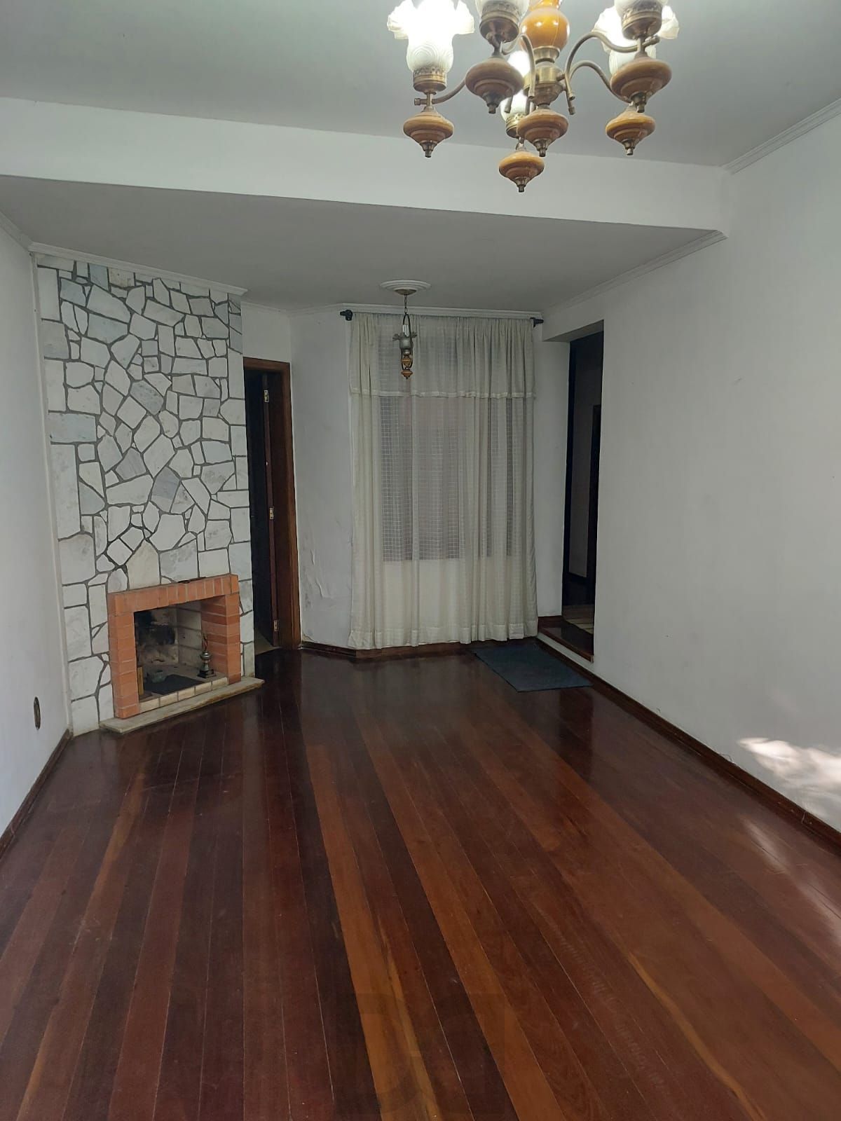 Casa a venda com 5 dormitórios no bairro Rio Branco. — foto 5