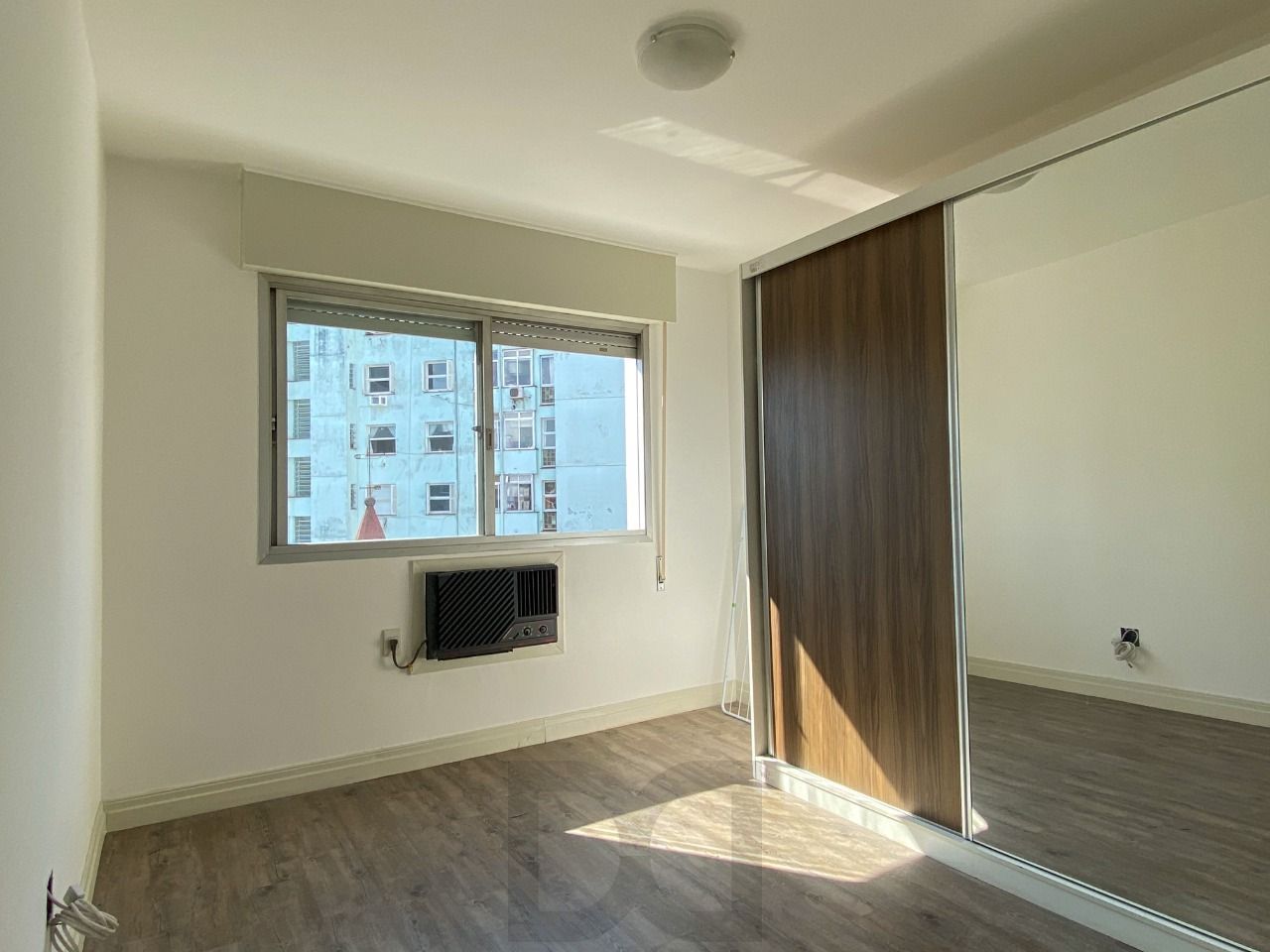 APARTAMENTO DE FRENTE, 1 DORMITÓRIO COM VAGA DE GARAGEM NA DUQUE — foto 9