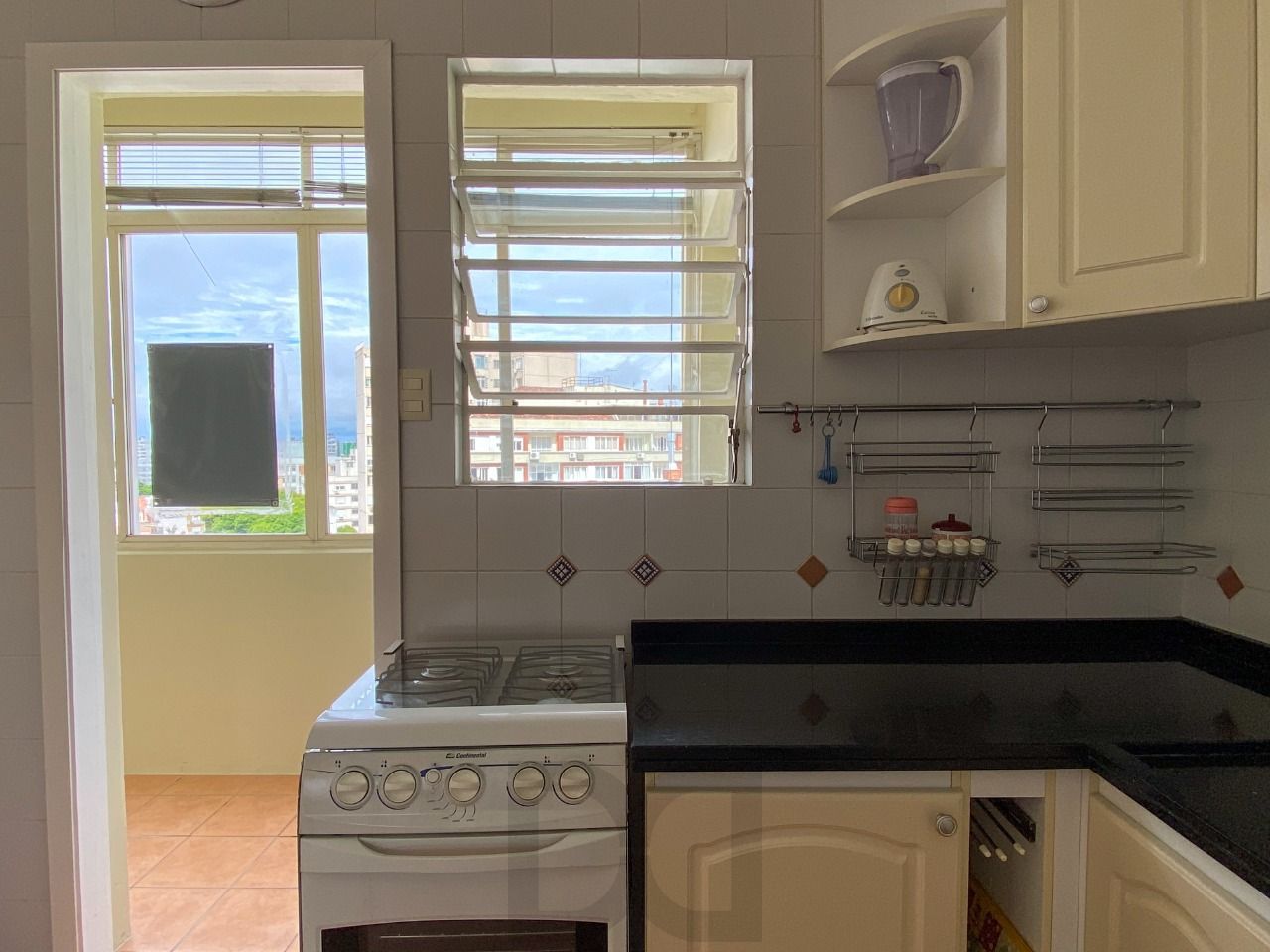 Apartamento 3 dormitórios, com linda vista, em frente ao Hospital de Clínicas — foto 16