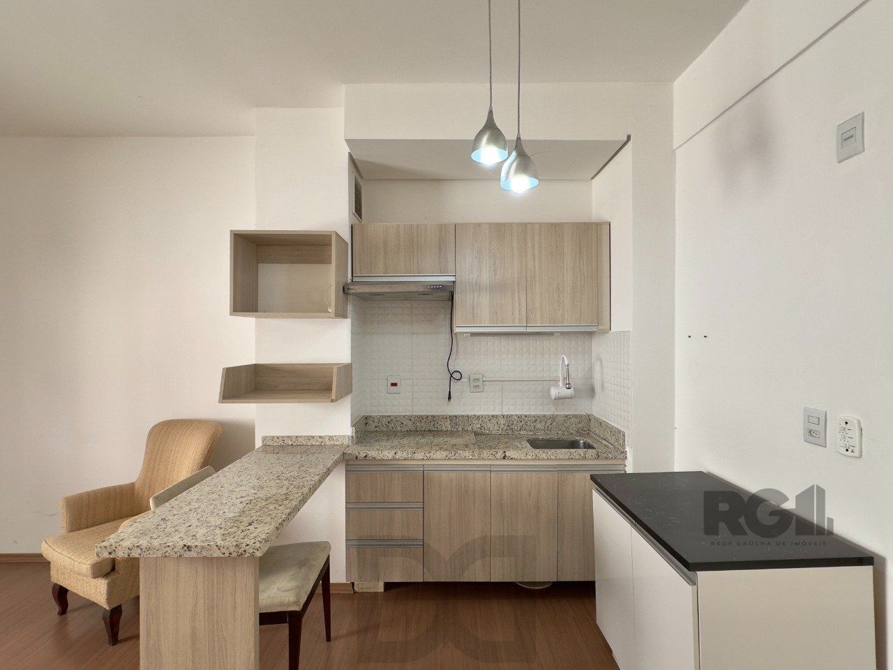 STUDIO SEMIMOBILIADO COM VAGA DE GARAGEM NO CENTRO HISTÓRICO — foto 9