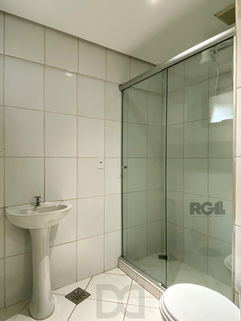 Sala mobiliada, com churrasqueira para happy hour e vista para o Guaíba — foto 70