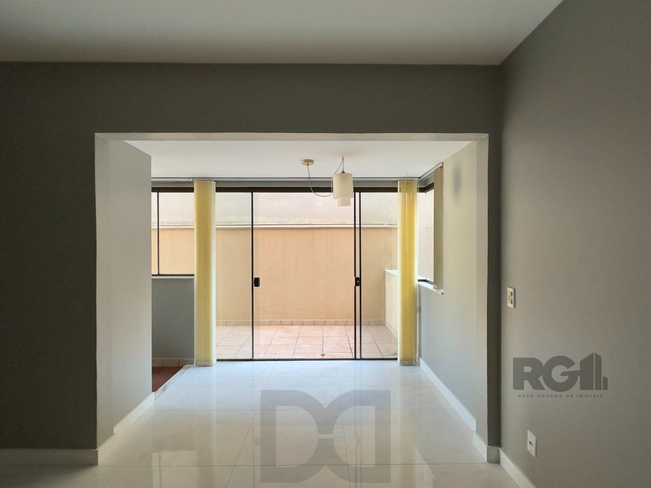 APARTAMENTO GARDEN, 2 DORMITÓRIOS E 1 VAGA DE GARAGEM COM ÓTIMA LOCALIZAÇÃO NO MOINHOS — foto 2