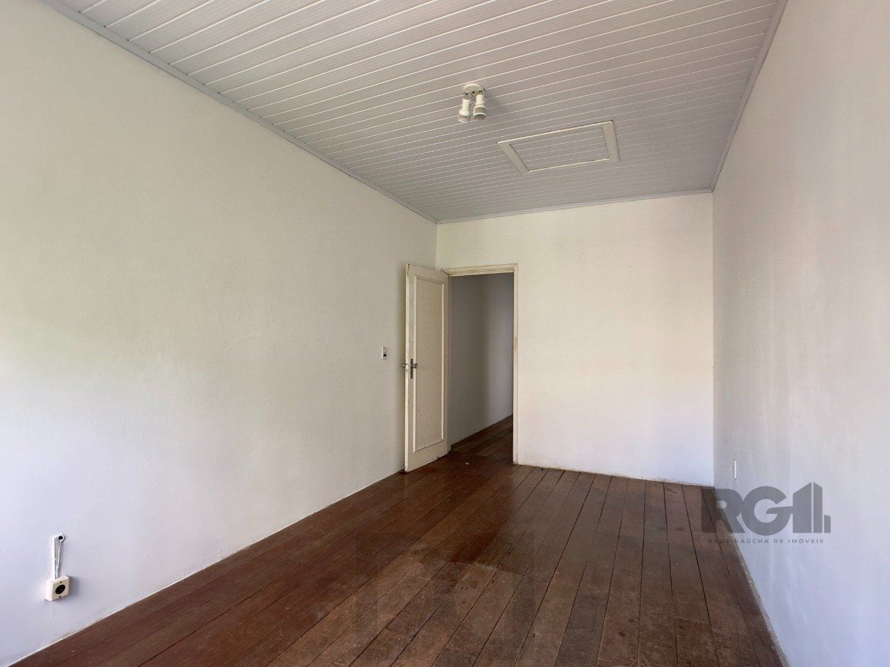 CASA COM 4 DORMITÓRIOS E PÁTIO COM CHURRASQUEIRA NO CENTRO HISTÓRICO — foto 35