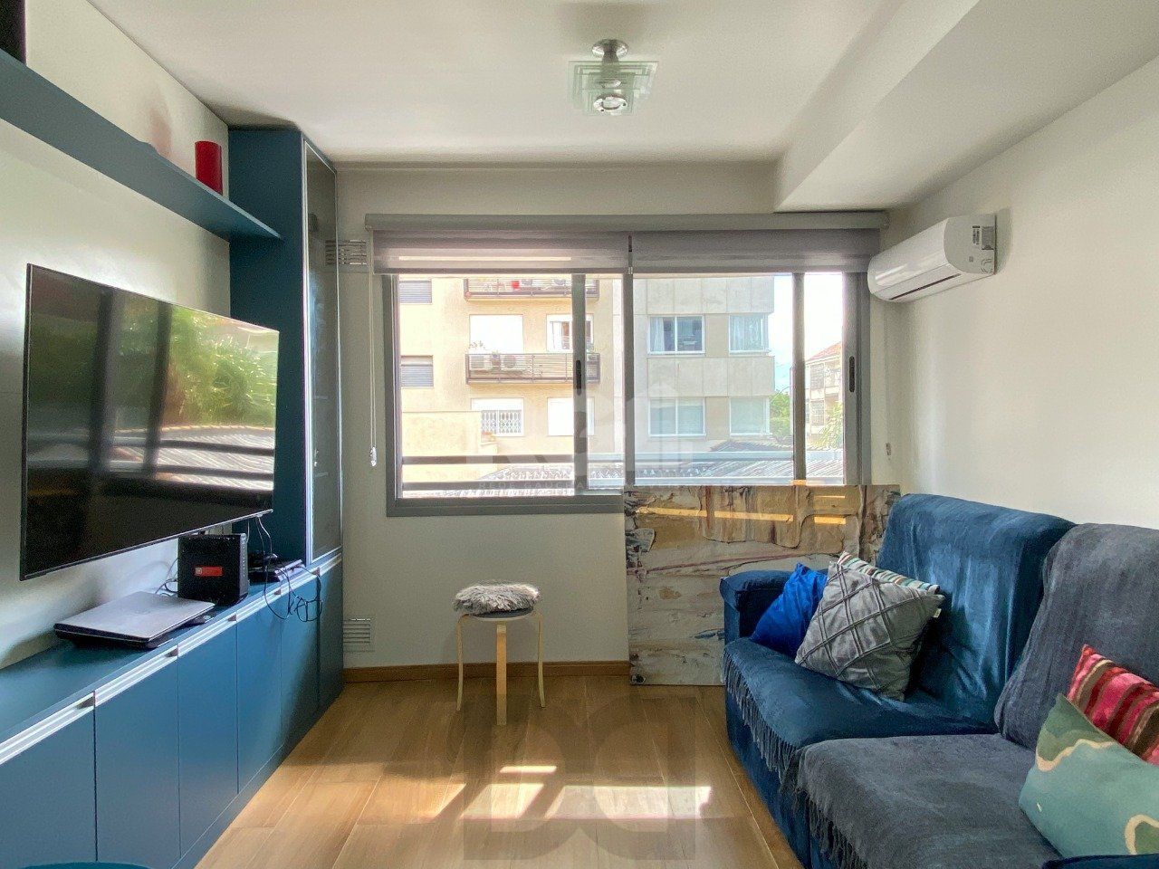 Apartamento em prédio premiado, totalmente montado, no miolo do Menino Deus — foto 3