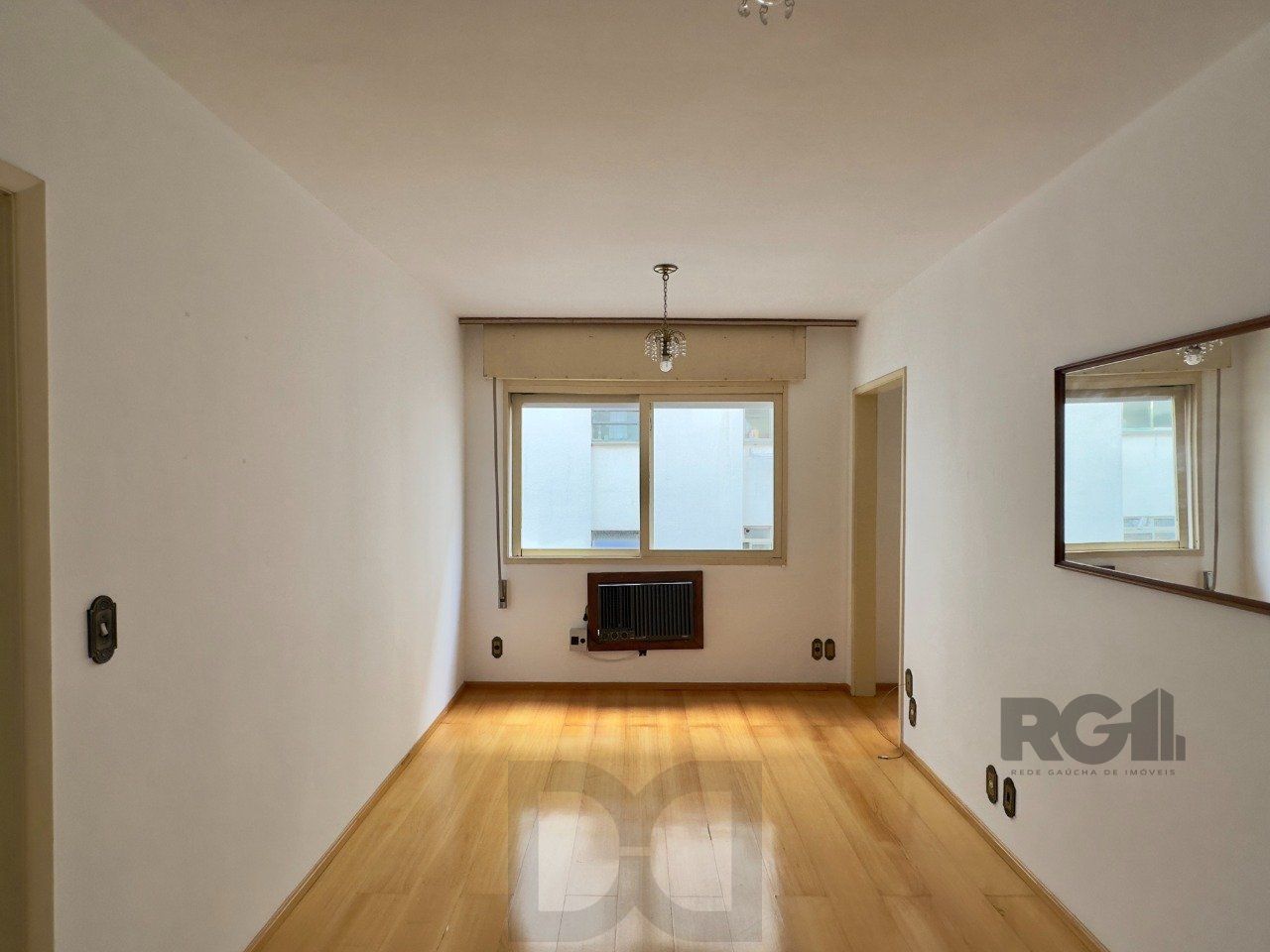 APARTAMENTO SEMIMOBILIADO COM ÓTIMA LOCALIZAÇÃO NO CENTRO HISTÓRICO — foto 2
